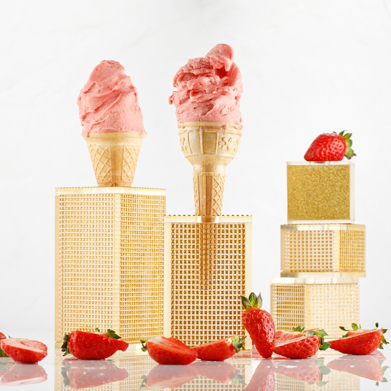 Coni di sorbetto alla fragola