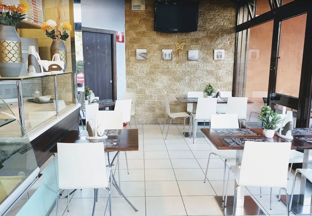 La sala della Pizzeria Mediterraneo a Castel Maggiore